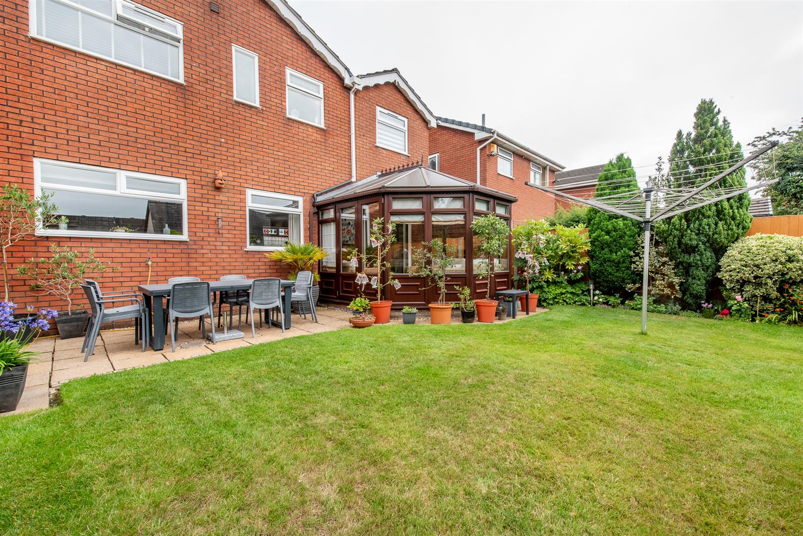 4 bed property in North Grove, Preston